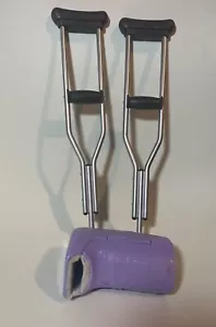American Girl Leg Cast and Crutches - Picture 1 of 3