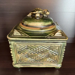 Charles Gluskoter Studio Pottery Covered Vessel Canister Green Glaze Turtle Lid - Picture 1 of 12