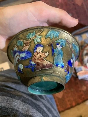 Cuenco chino bronce esmalte azul figuras pintadas a mano vintage principios de 1900 Foto 1 de 4