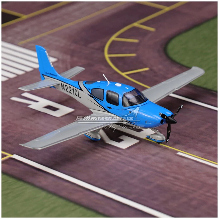 GeminiJets Cirrus SR22 Composite Aircraft (N221CL) Blue 1/72 Model GGCIR017