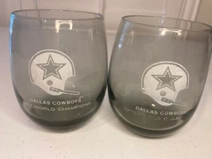 Vtg Dallas Cowboys NFL 1972 World Champions 2 Tumblers Smoke Glass - Picture 1 of 4
