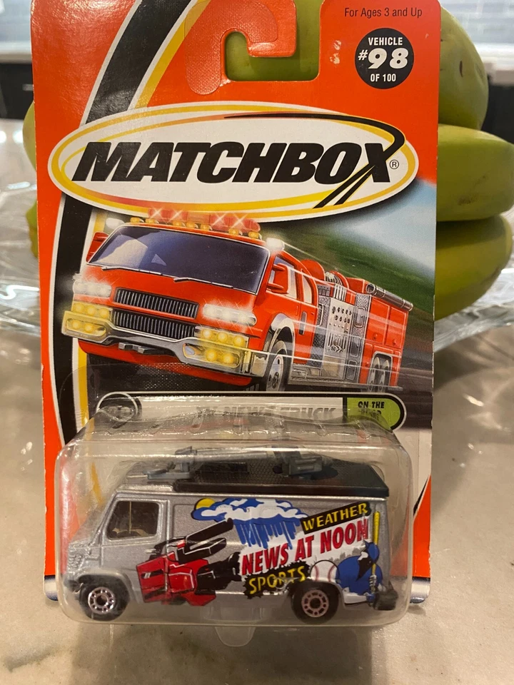 2000 Matchbox #98 On The Strada Ancora TV News Truck Grigio W/ Aperto Dash Raggi - Immagine 1 di 1