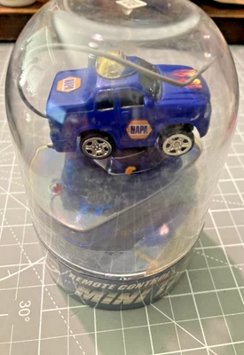NAPA Autoteile Mini ferngesteuerter LKW im Kunststoffbehälter brandneu versiegelt - Bild 1 von 3
