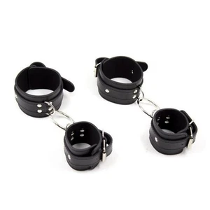 Polsiere e cavigliere costrittive bondage BDSM in Pelle Sintetica Regolabili - Foto 1 di 3