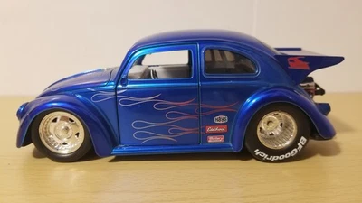 VW Drag Beetle Bug 1:24 JADA 1959 - Intercambio de motor personalizado - V-Dubz V-Dubs Foto 1 de 4