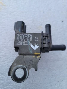 ✅️ Toyota Land Cruiser Sequoia Tundra Vacuum Switching Valve 25860-50100 LS400 - Picture 1 of 2