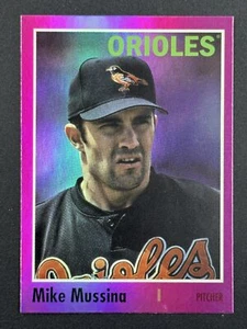 MIKE MUSSINA 2024 Topps Archives Pink Foil Parallel #108 Baltimore Orioles HOF - Foto 1 di 2