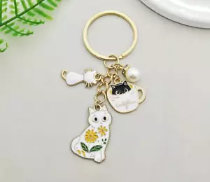 Key Ring Cartoon White Cats Charm Keychain Enamel Alloy Backpack Purse Bag Car - Picture 1 of 3