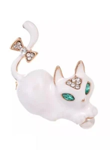 Betsey Johnson Gold Tone Rhinestone White Kitty Cat Pin Brooch NWT - Picture 1 of 9