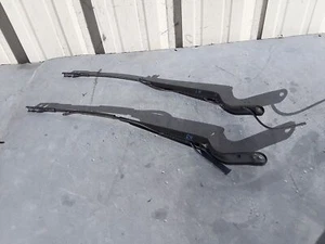 2019-2022 FREIGHTLINER SPRINTER 2500 RIGHT & LEFT SIDE WINDSHIELD WIPER ARM OEM - Picture 1 of 12
