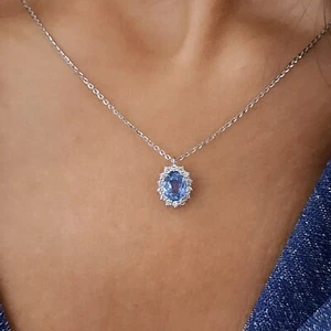 Collana ZAFFIRO blu naturale taglio ovale 1,29 CT e DIAMANTI Oro bianco 18k 750 - Foto 1 di 10