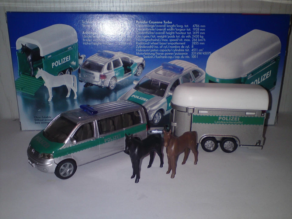 VW T5 Bus Polizei mit Pferdeanhänger Siku 2310 OVP - Bild 1 von 1