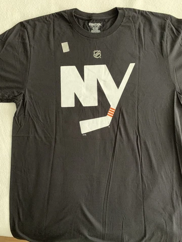 NY ISLANDERS BLACK SHIRT REEBOK LARGE JOHN TAVARES NHL HOCKEY TORONTO MAPLE LEAF Cover