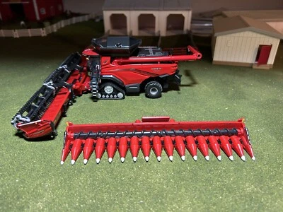 1/64 Ertl Case IH Axial-Flow AF11 2024 Farm Show Track Combine W/ Headers 44352 - Image 1 of 4