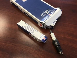 Set of8 AC DELCO R42LTSM Spark Plugs Various application New Old Stock FREE SHIP - Picture 1 of 1