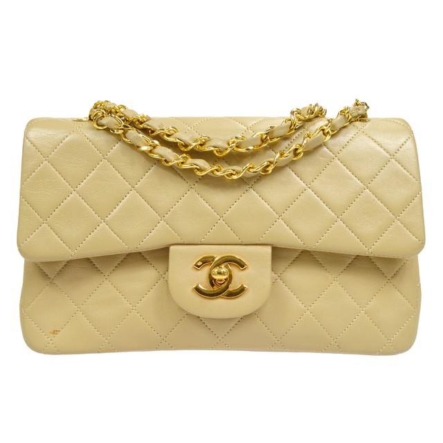 Chanel Vintage small classic flap bag White Leather ref.179848 - Joli Closet