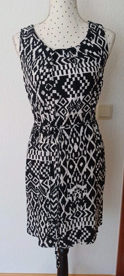 Kleid Sommerkleid Schwarz Weiß Gemustert C&A Yessica 38 - Bild 1 von 3