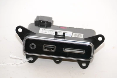 2016 2017 JEEP GRAND CHEROKEE CENTER CONSOLE AUX USB SD CARD PORT HUB OEM - Image 1 of 2