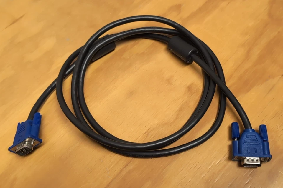 VGA SVGA Monitorkabel -  1,5m Anschlusskabel für Bildschirm - TFT - LCD - BEAMER - Bild 1 von 1