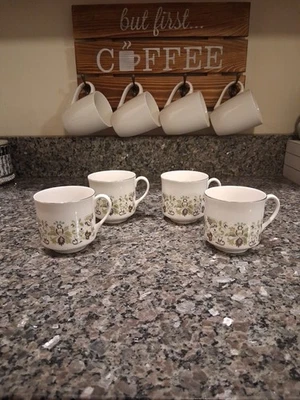 Vanity Fair by Royal Doulton 3" Flat Coffee Cup Green Leaves & Scrolls TC1043 - Image 1 of 4