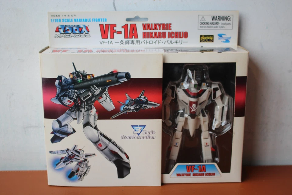 2006 Macross 1/100 Scale VF-1A Valkyrie Hikaru Ichijo 3-Mode Transformer - Image 1 of 4