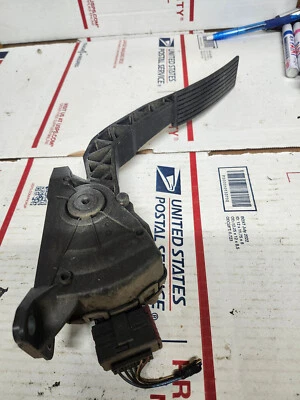 Chevrolet HHR 2006-2011 OEM usado acelerador pedal conjunto 22710861 Foto 1 de 2