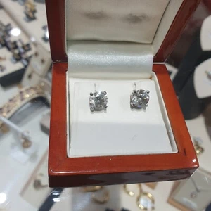 3.05 carat N/O, 11-2 Natural Round Cut Diamond Stud Earring Screw Back Platinum - Picture 1 of 8