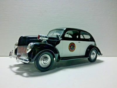 LIBERTY CLASSICS HIGHWAY PATROL 1940 FORD SEDAN CALIFORNIA HW PATROL/Police - Image 1 of 4