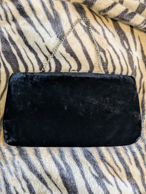 Cartera sin asas vintage de terciopelo negro con cadena beso a presión borde dorado 11 X 6 pulgadas  Foto 1 de 4