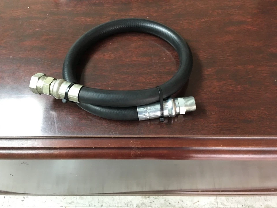 Compressed Air Jumper Hose 3/4" MPT  With Female Swivel 300 P.S.I. 2-feet Hose  - Image 1 of 3