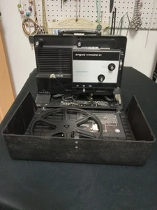 ARGUS SHOWMASTER 871 SUPER EIGHT MOVIE PROJECTOR FOR 8mm FILM. Powers on  - Picture 1 of 6