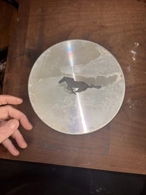 ONE/FORD MUSTANG OEM TAPA CENTRAL DE RUEDA ALEACIÓN MECANIZADA 1996-1998 F7ZC-1A096-AA Foto 1 de 2