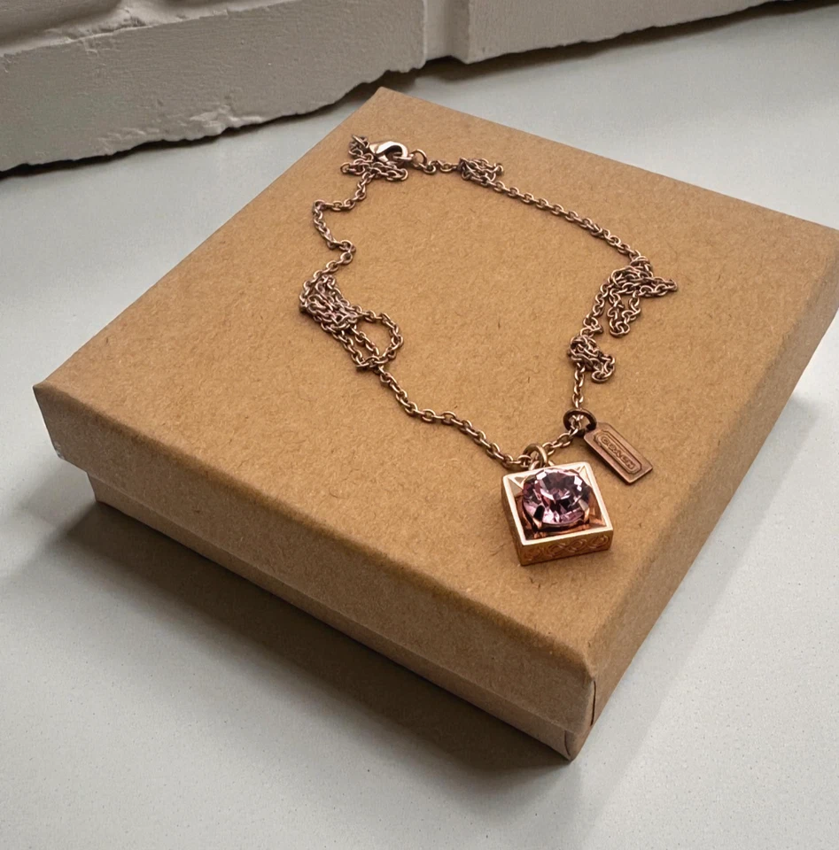 蔻驰复古玫瑰金粉红色施华洛世奇水晶 Op 艺术小饰品项链 Y2K — 第 1/4 张图片