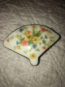 Vintage Lefton China Hand Painted Floral Fan Trinket Box Small 01898 Japan - Picture 1 of 9