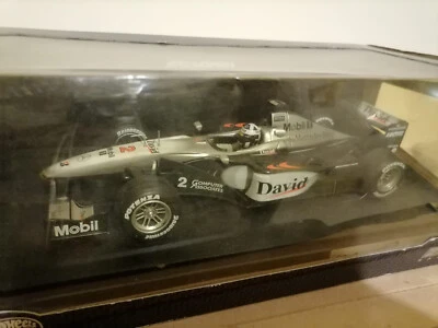 Formula 1 David Coulthard Hot Wheels Scala 1/18 - Immagine 1 di 3