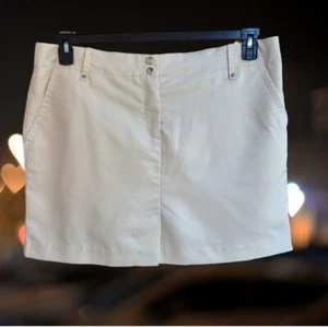 Falda corta IZOD CoolFX para mujer talla 16 - Falda con pantalones cortos adjuntos beige claro - Imagen 1 de 10