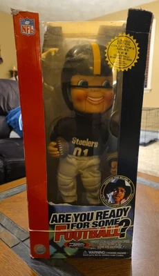 Muñeca Rockin Randall de los Pittsburgh Steelers NFL Monday Night Football Talking Doll Foto 1 de 4