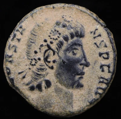 Roman Coins Constans AE 14 Nummus Uncertain mint 337-350 AD GLORIA EXERCITVS. - Image 1 of 4