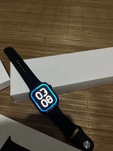 Apple Watch Series 9 45mm Boîtier en Aluminium avec Bracelet Sport - Minuit, M/L - Zdjęcie 1 z 13