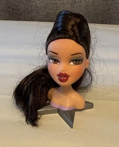 Vintage 2001 MGA Bratz Girlz Girls Head Gamez Games Doll JADE Head & Stand RARE - Picture 1 of 17