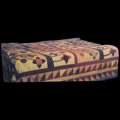 Primitive Floral Applique Quilt Pattern - 88" or 57" Wall Hanging Large Flowers - Image 1 of 3