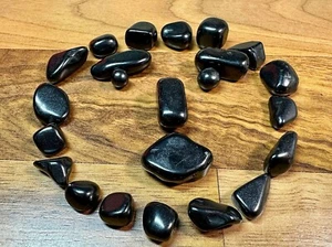 PIERRES ROULÉES SHUNGITE + POCHETTE EN TOILE - CARÉLIE, RUSSIE - 50 g - Foto 1 di 2