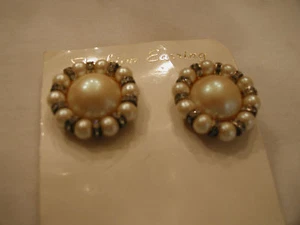 ¡PRECIOSOS PENDIENTES DE BOTÓN DE PERLAS Y CRISTAL DE IMITACIÓN ESTATE! - Imagen 1 de 1