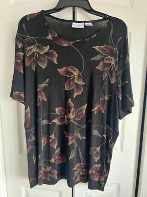 Kathy Ireland Woman 1X BLACK FLORAL POPOVER TOP ROUND NECK SHORT SLVS NYLON/SPND - Image 1 of 4