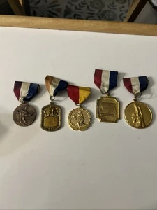 5 VINTAGE MILITÄR SPORT SPIELE MEDAILLEN ANTILLEN PUERTO RICO Judo Basketball 70’er - Bild 1 von 11