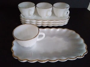 VTG Anchor Hocking Teacups + Snack Trays Set Of 4 Moonstone Milkglass Beautiful - Picture 1 of 12