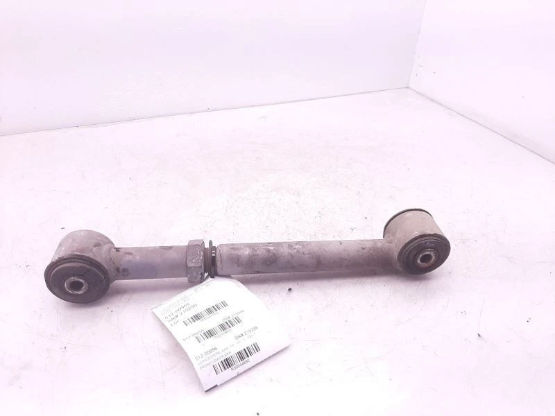 Brazo de control inferior delantero 84-01 Jeep Cherokee 52001162 Foto 1 de 4