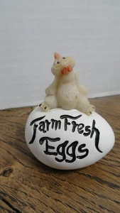 Quarry Critters 2002 Second Nature Design "Farm Fresh Eggs" Hühnerei 2 3/4" - Bild 1 von 5