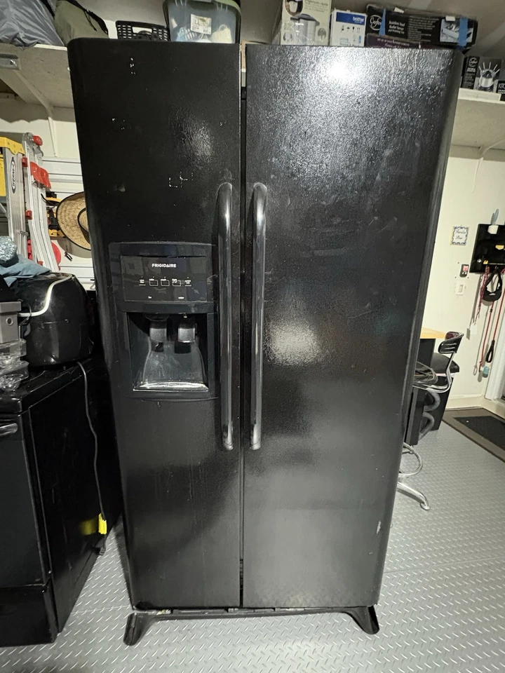 Nevera negra Foto 1 de 3