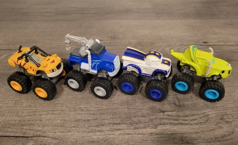 4 Blaze and the Monster Machines Diecast truck lot Darington Zeg Crusher Stripes Cover